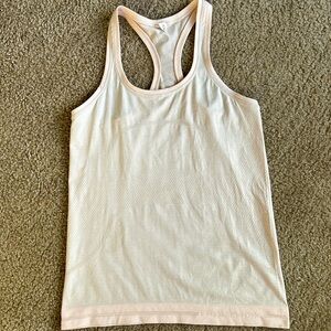 Lululemon “Swiftly” tank